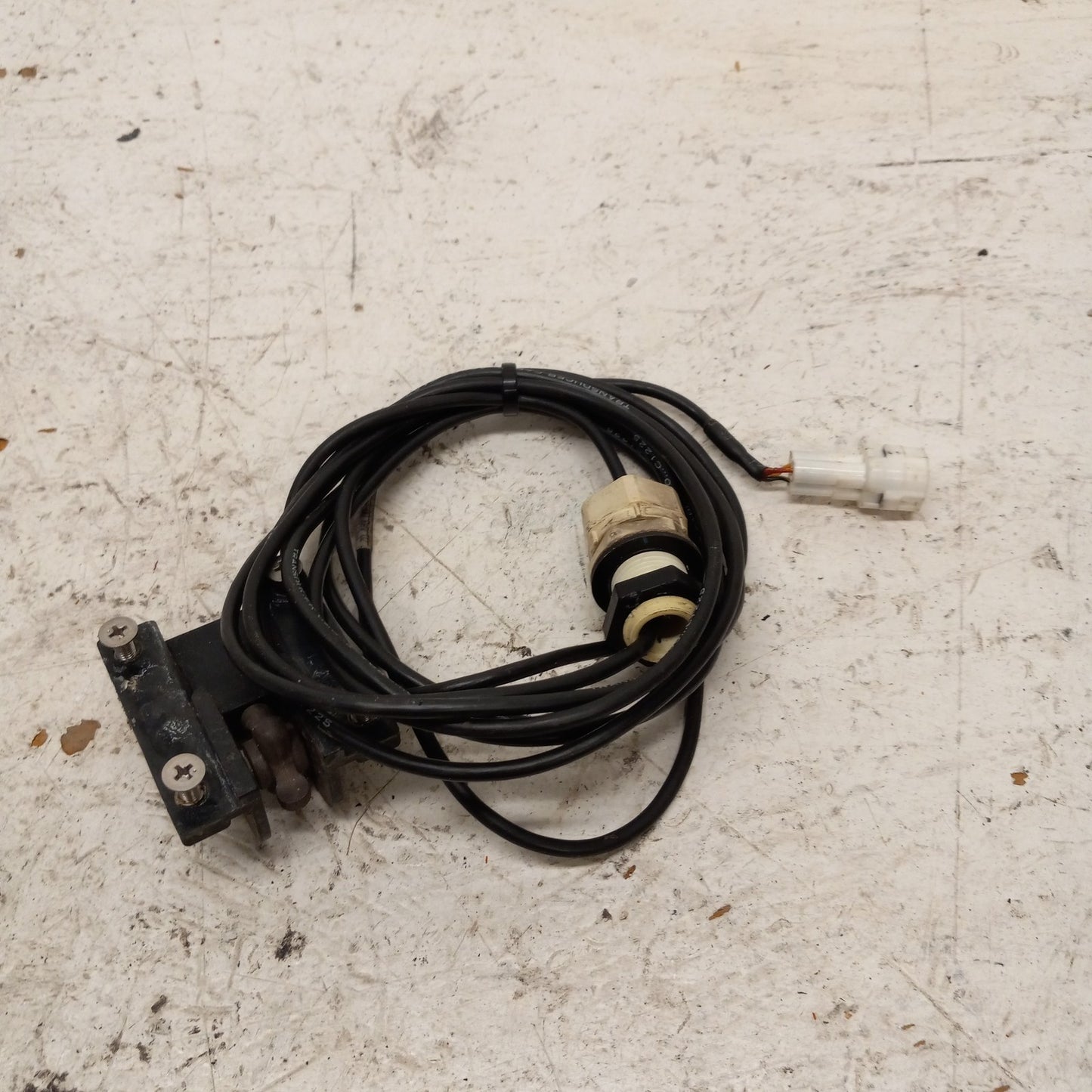 Yamaha Waverunner 1998-2012 GP SUV XL FX OEM Speed Sensor Part# GJ1-U8K31-02-00