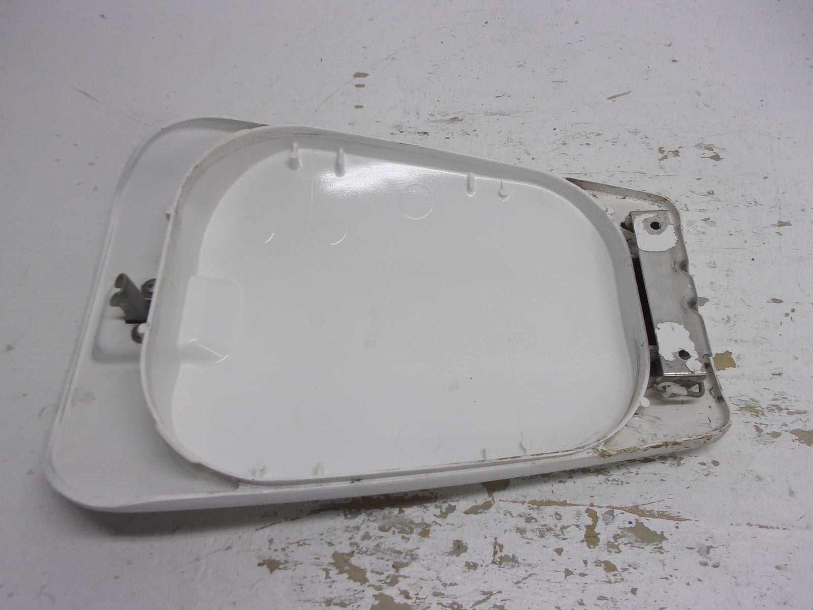 Kawasaki Jet Ski 1993-1998 750 XIR SSXI OEM White Hatch Cover Part 14090-3711-8C