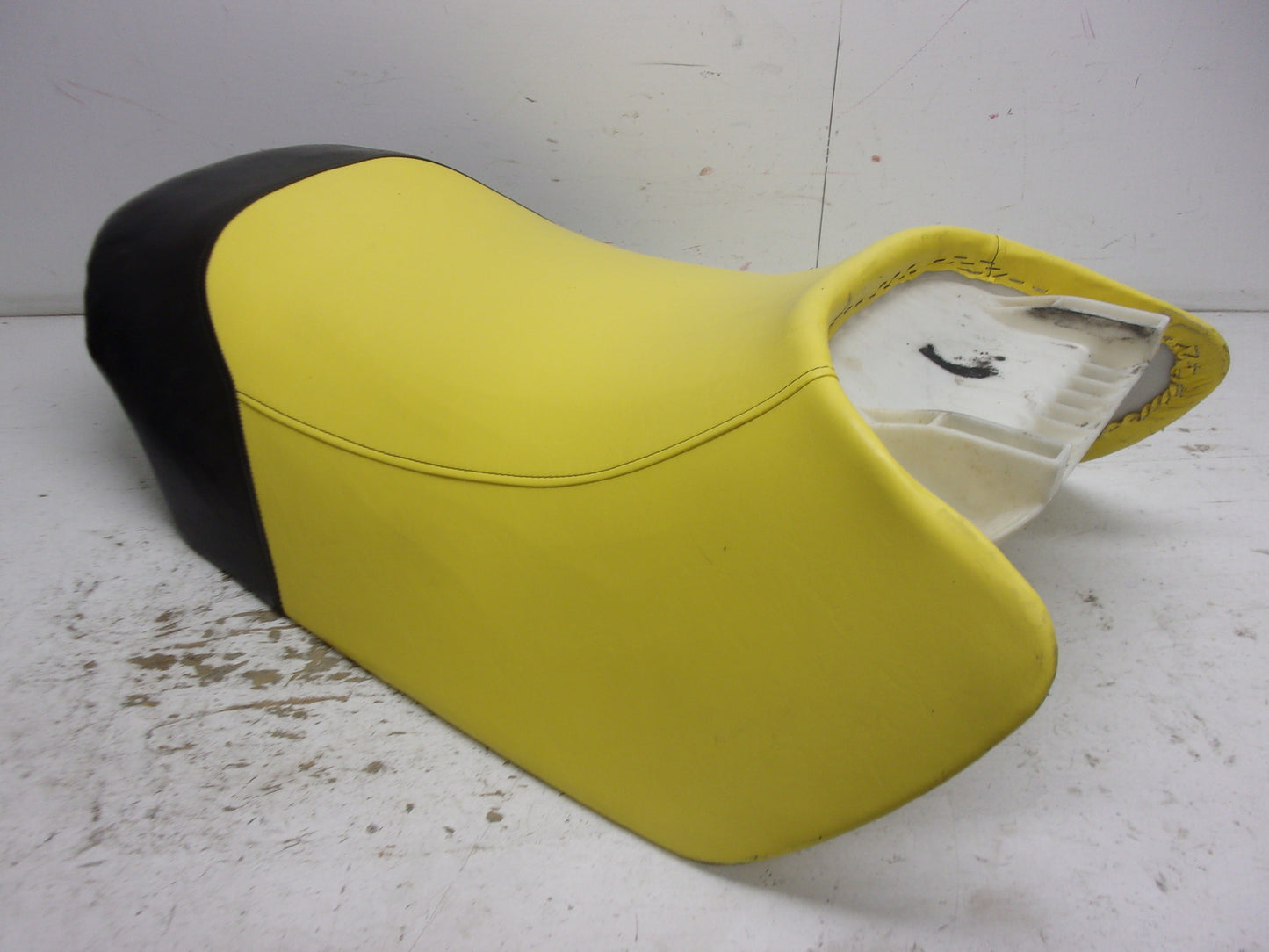 Yamaha 1997-1998 WaveRunner / GP 760 Yellow & Black Seat # GP7-U3710-00-00