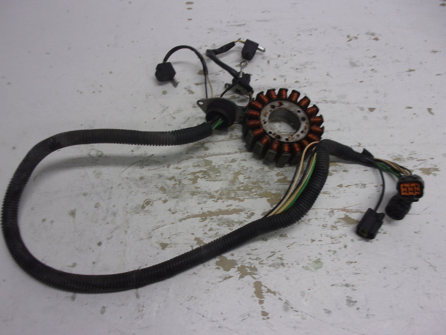Yamaha Waverunner 2003-2006 GP1300R OEM Generator / Stator Part 60T-81410-00-00
