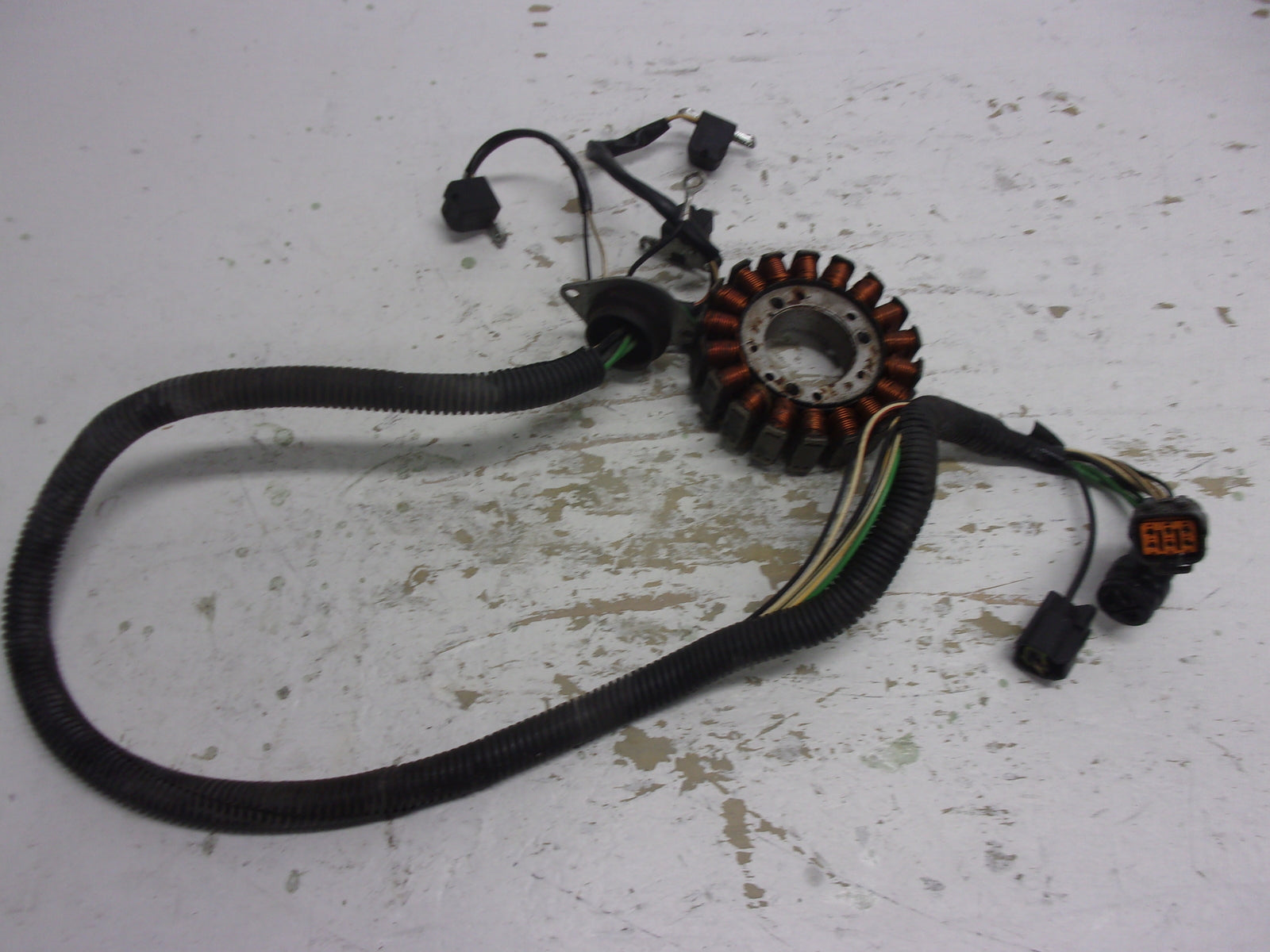 Yamaha Waverunner 2003-2006 GP1300R OEM Generator / Stator Part 60T-81410-00-00