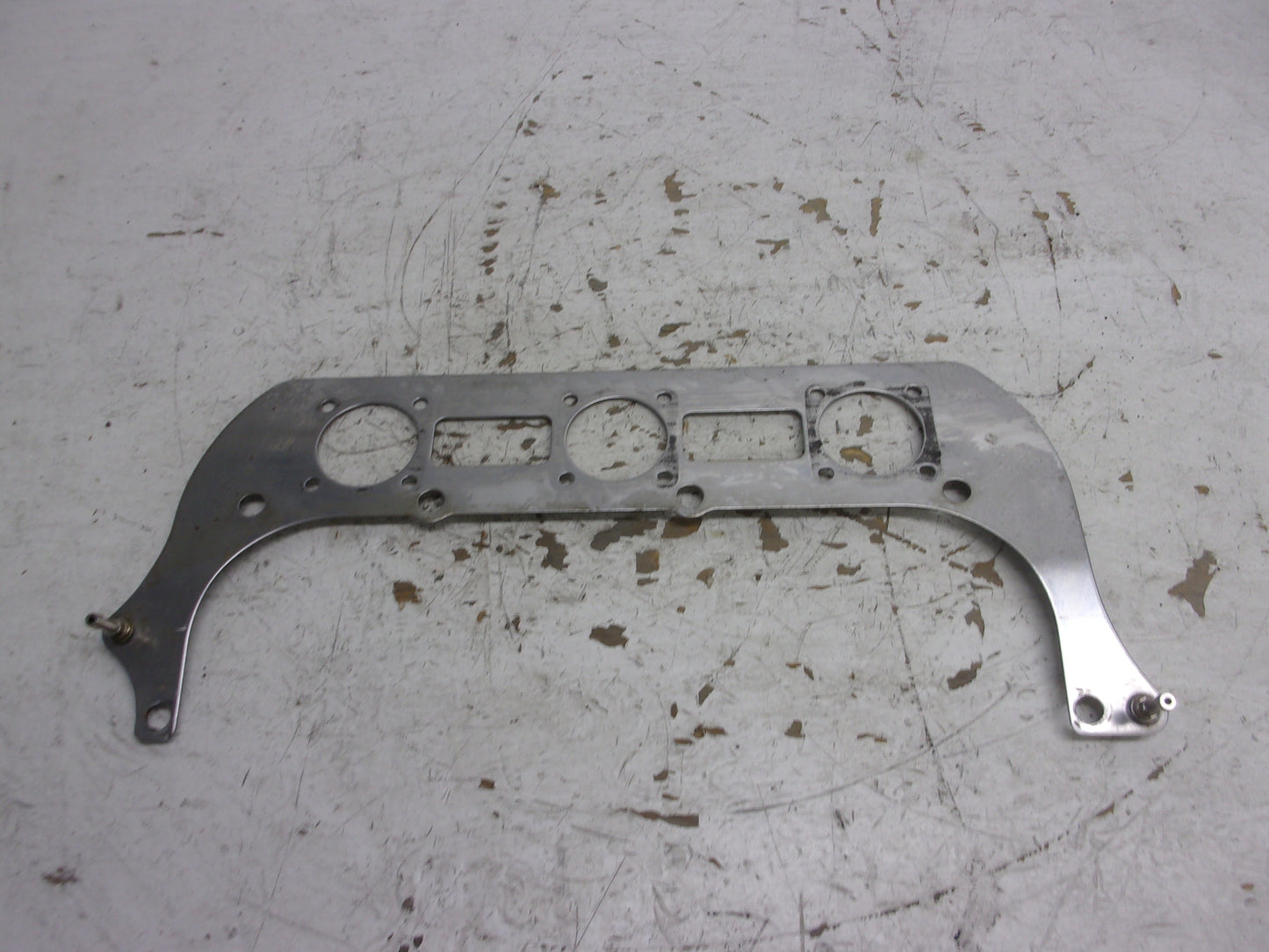 Yamaha WaveRunner 1997-2004 SUV SV GP XL1200 Air Cleaner Bracket 65U-14255-00-00