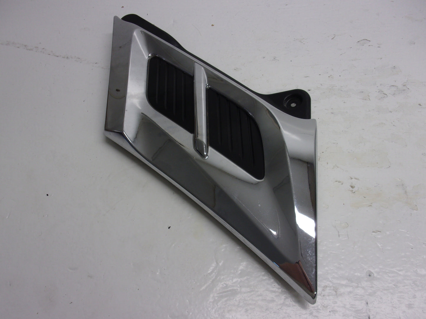 Yamaha WaveRunner 2012-2018 FX Cruiser SHO1.8 Right Chrome Trim F2S-U370K-00-00