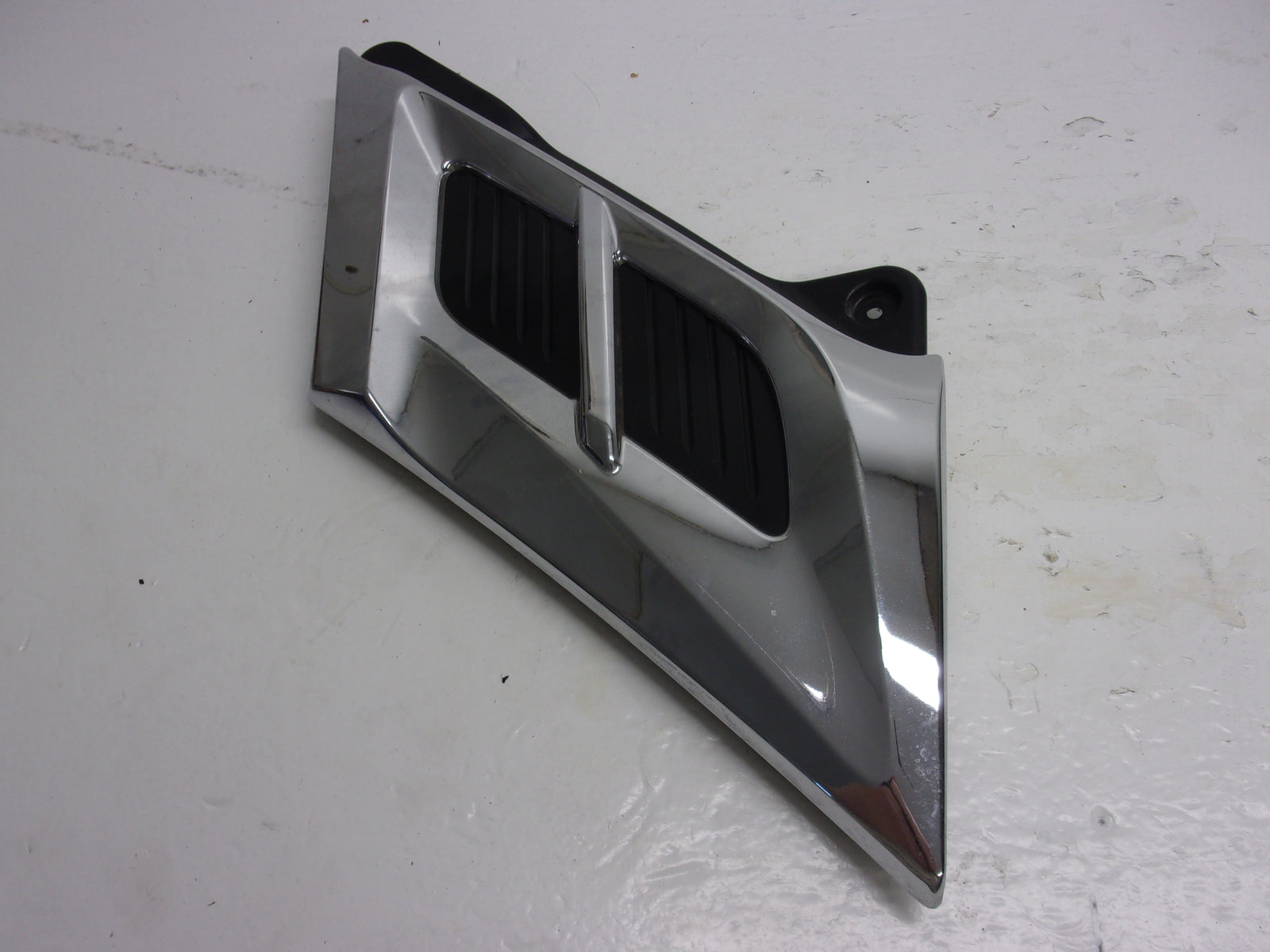 Yamaha WaveRunner 2012-2018 FX Cruiser SHO1.8 Right Chrome Trim F2S-U370K-00-00