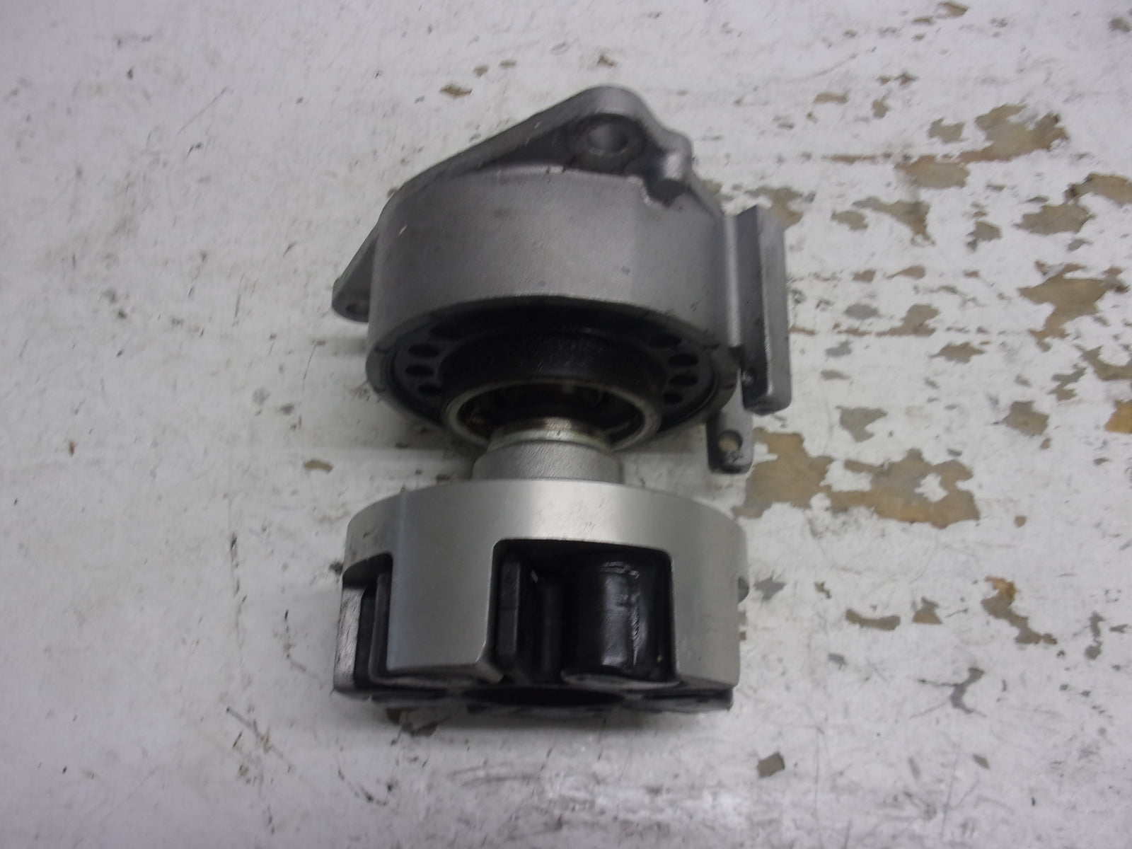 Yamaha Waverunner 2005 FX FXHO OEM Bearing Housing + Coupler # 61X-45332-03-94