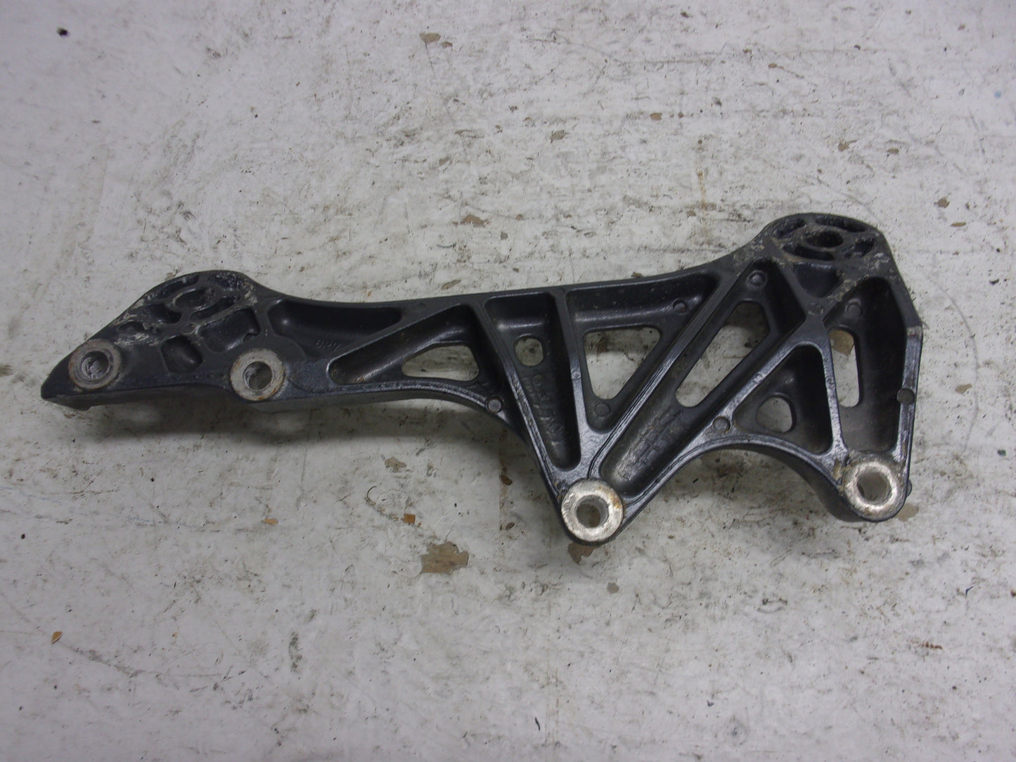 Yamaha Waverunner 1990-1998 WR WVT WB VXR OEM Engine Bracket # 6R7-21415-00-94