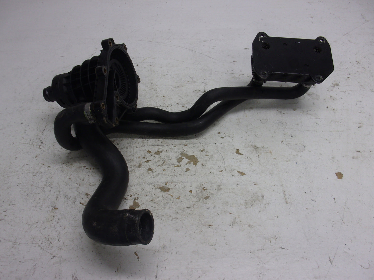Sea Doo Bombardier 2002 GTX 4-Tec OEM Oil Cooler + Water Pump Housing 290922685