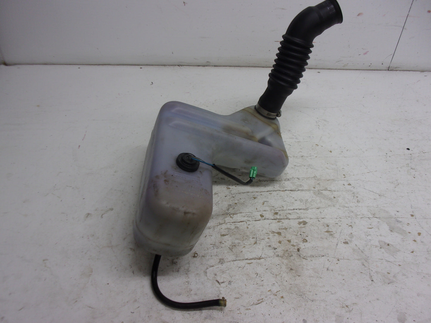 Kawasaki Jet Ski 1999-2005 Ultra 130/150 OEM Oil Tank Assembly # 52001-3734