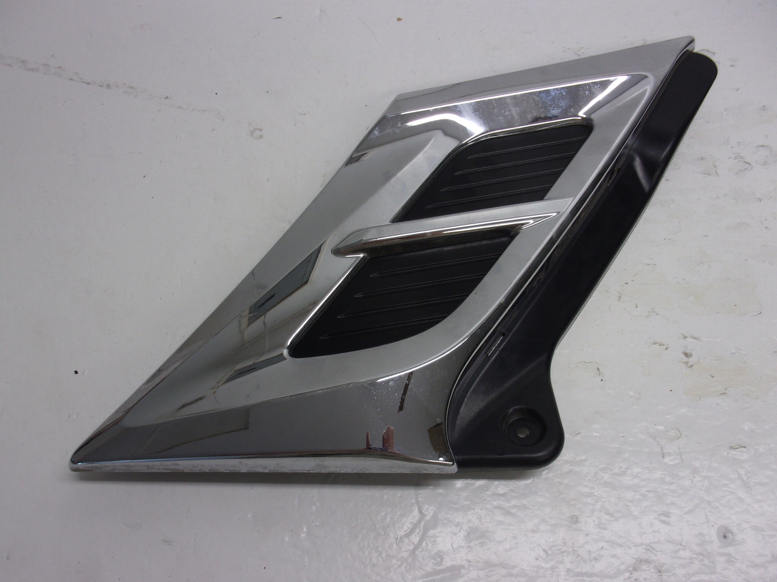 Yamaha WaveRunner 2012-2018 FX Cruiser SHO1.8 Right Chrome Trim F2S-U370K-00-00