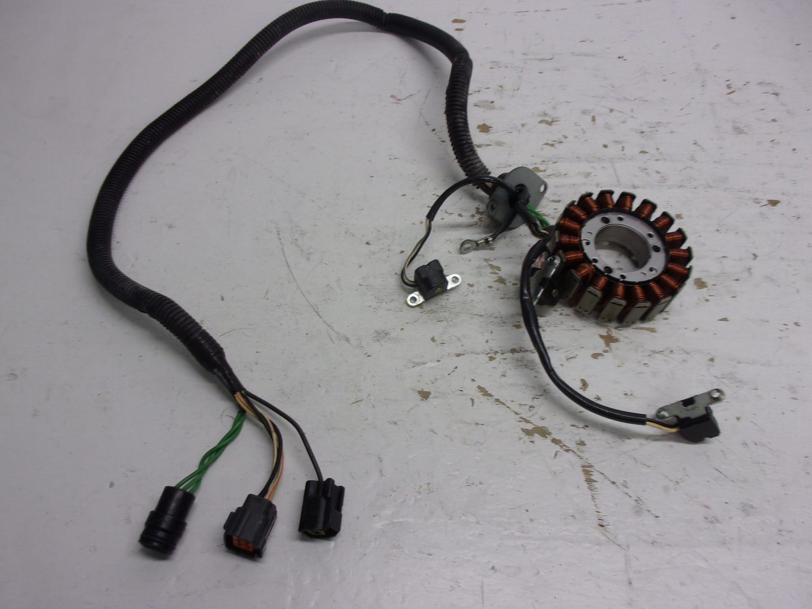 Yamaha Waverunner 2003-2006 GP1300R OEM Generator / Stator Part 60T-81410-00-00