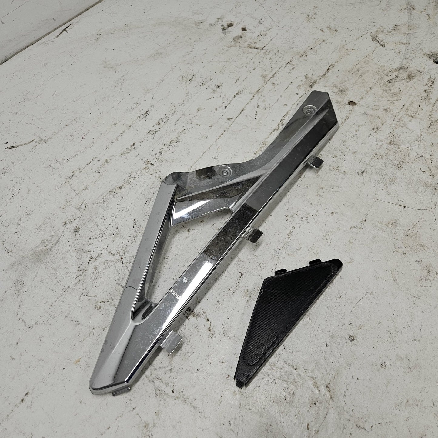 Yamaha WaveRunner 2015-2019 VX VXS VXR RH Chrome Trim + Insert F2X-U377G-00-00