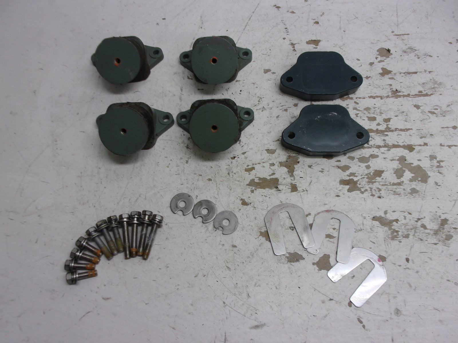 Yamaha WaveRunner 1996-2003 SV GP XL OEM Engine Mount Set Part# 63M-44517-01-5B