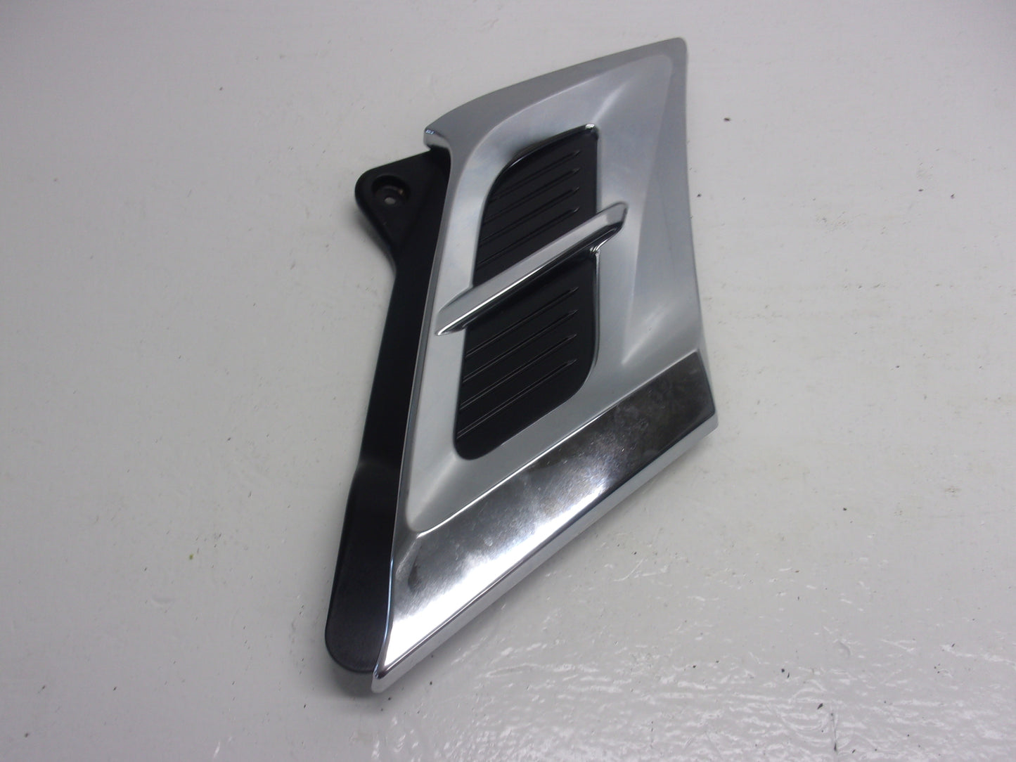 Yamaha WaveRunner 2012-2018 FX Cruiser SHO1.8 Right Chrome Trim F2S-U370K-00-00