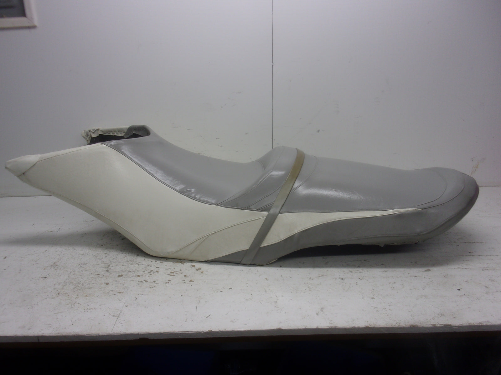 Sea Doo Bombardier 2011-2012 GTX Limited IS 260 OEM Gray & White Seat 269002072