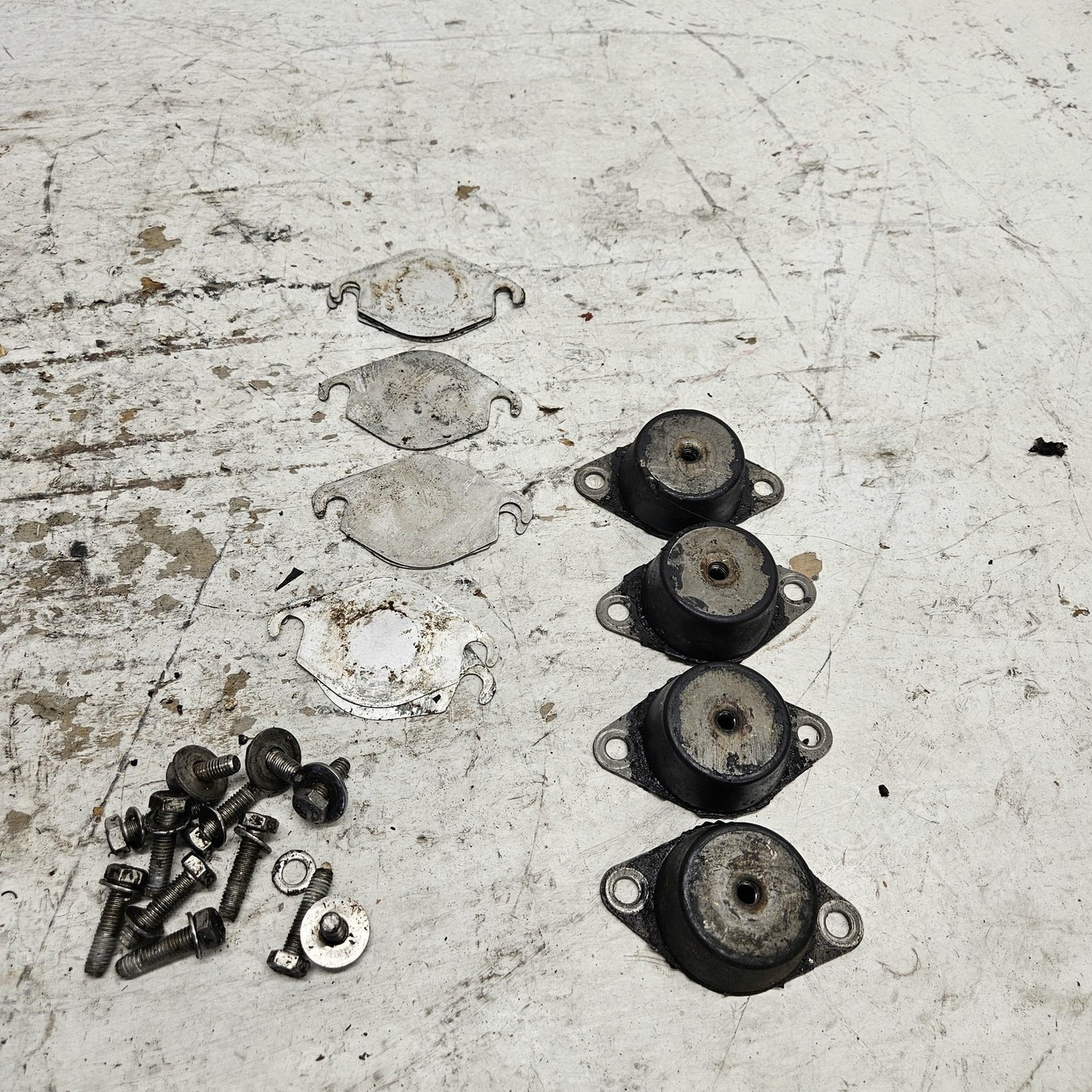 Sea Doo Bombardier 1996-1998 GTI GTS SP SPX SPI HX GS Engine Mount Set 270000217