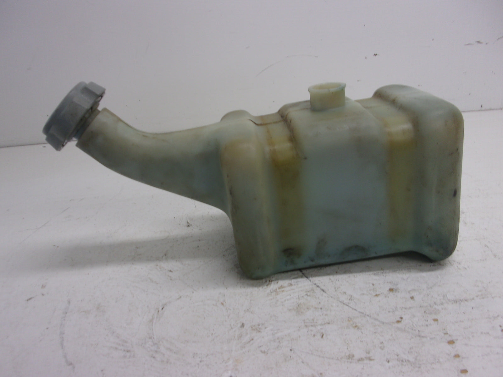 Kawasaki Jet Ski 1995-1996 ZXI 750/900 OEM Oil Tank Assembly # 52001-3723
