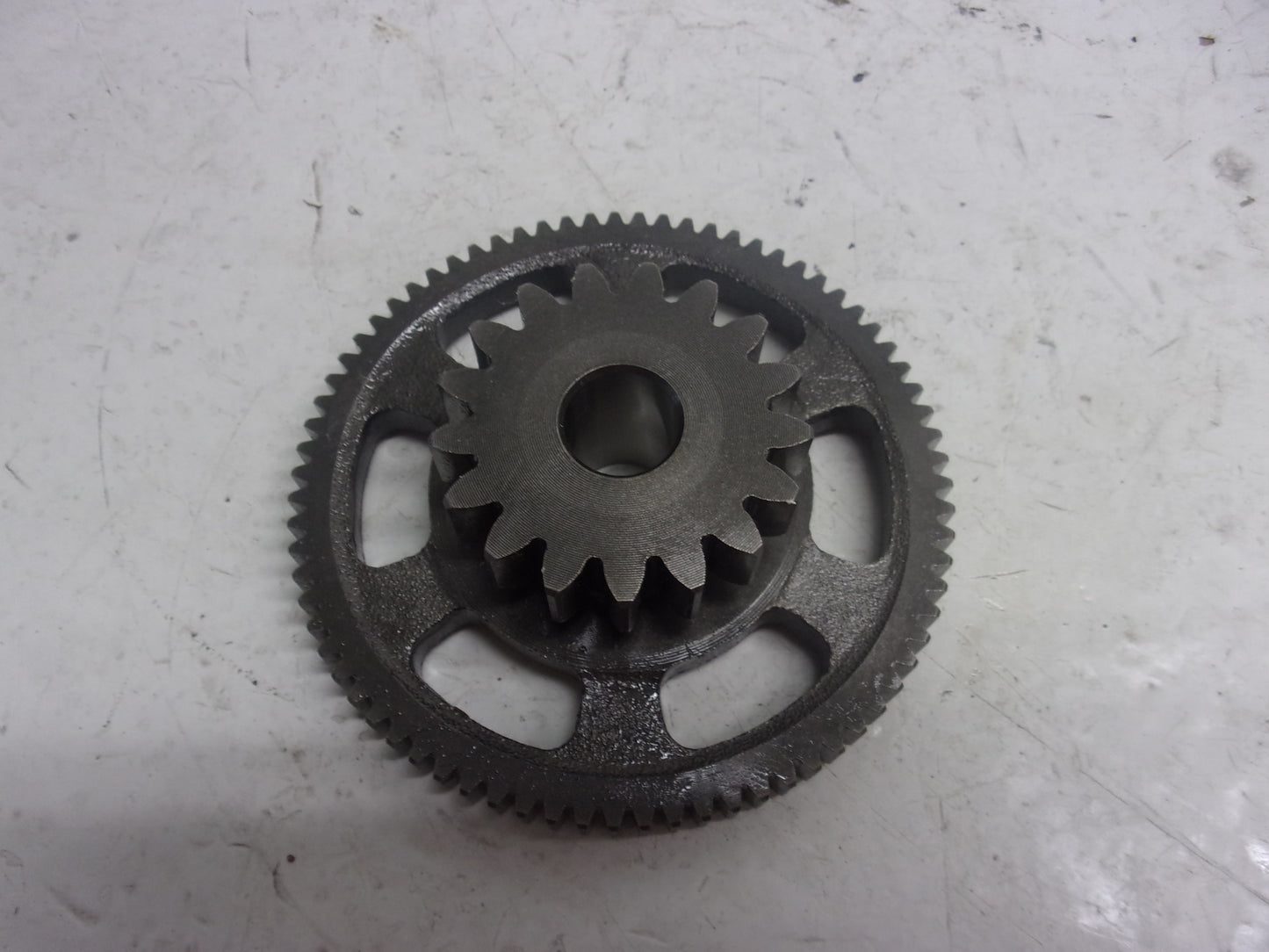 Yamaha WaveRunner 2002-2015 VX FX V1 OEM Idler Gear Assembly # 60E-15517-00-00
