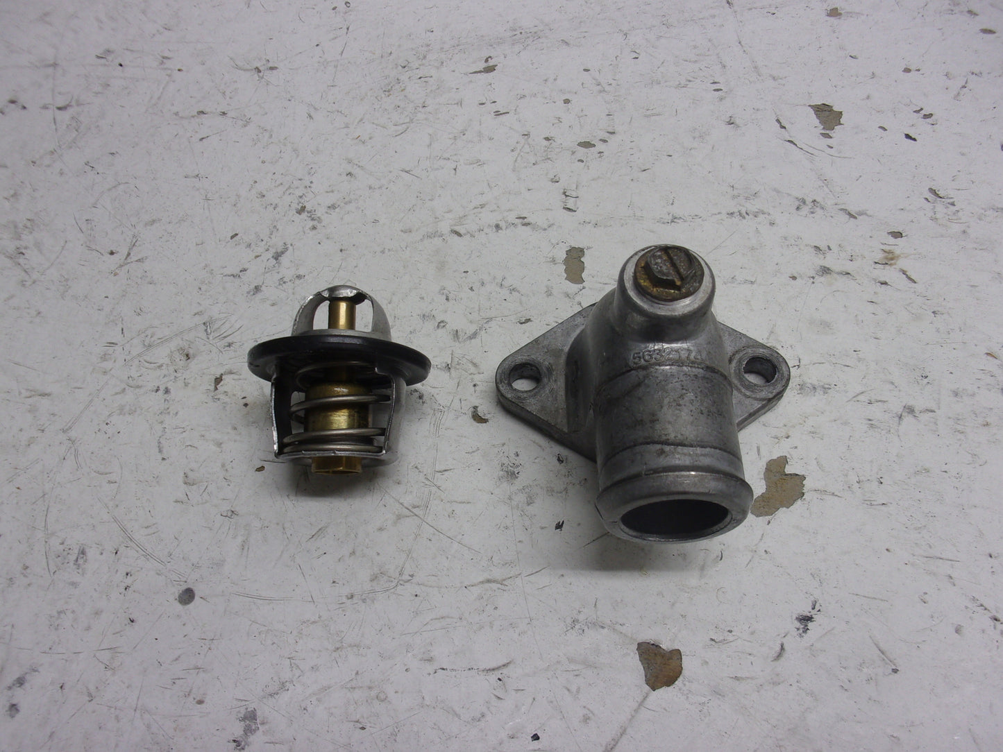 Polaris Snowmobile 2009-2012 RMK Switchback Indy OEM Thermostat + Cover 5136512
