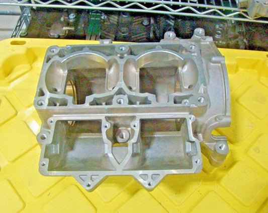 Yamaha Waverunner 90-1996 VXR Superjet Waverunner 650 Crankcase 6M6-15100-00-94