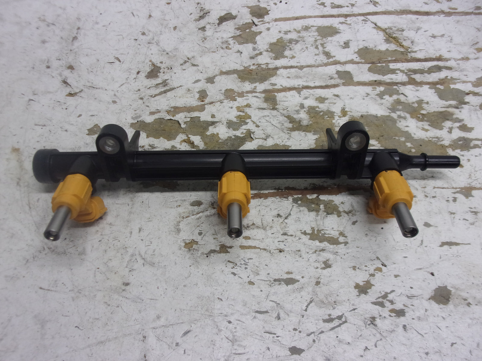 Yamaha 2016-2017 VX V1 EX  OEM Fuel Rail + Injectors Part# 6EY-13761-00-00