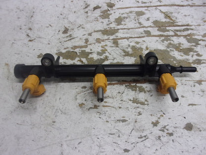Yamaha 2016-2017 VX V1 EX  OEM Fuel Rail + Injectors Part# 6EY-13761-00-00