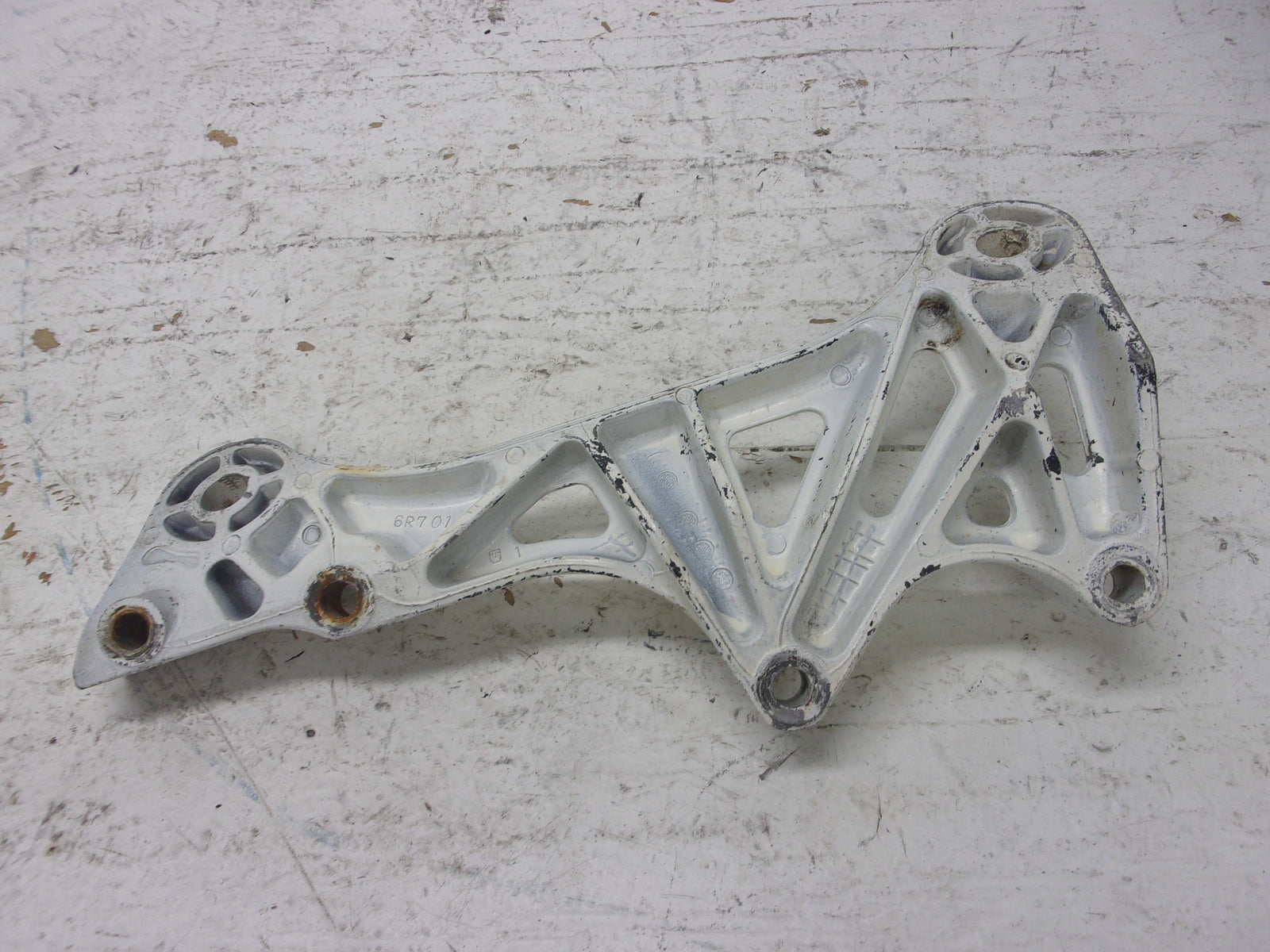 Yamaha Waverunner 1990-1998 WR WVT WB VXR OEM Engine Bracket # 6R7-21415-00-94