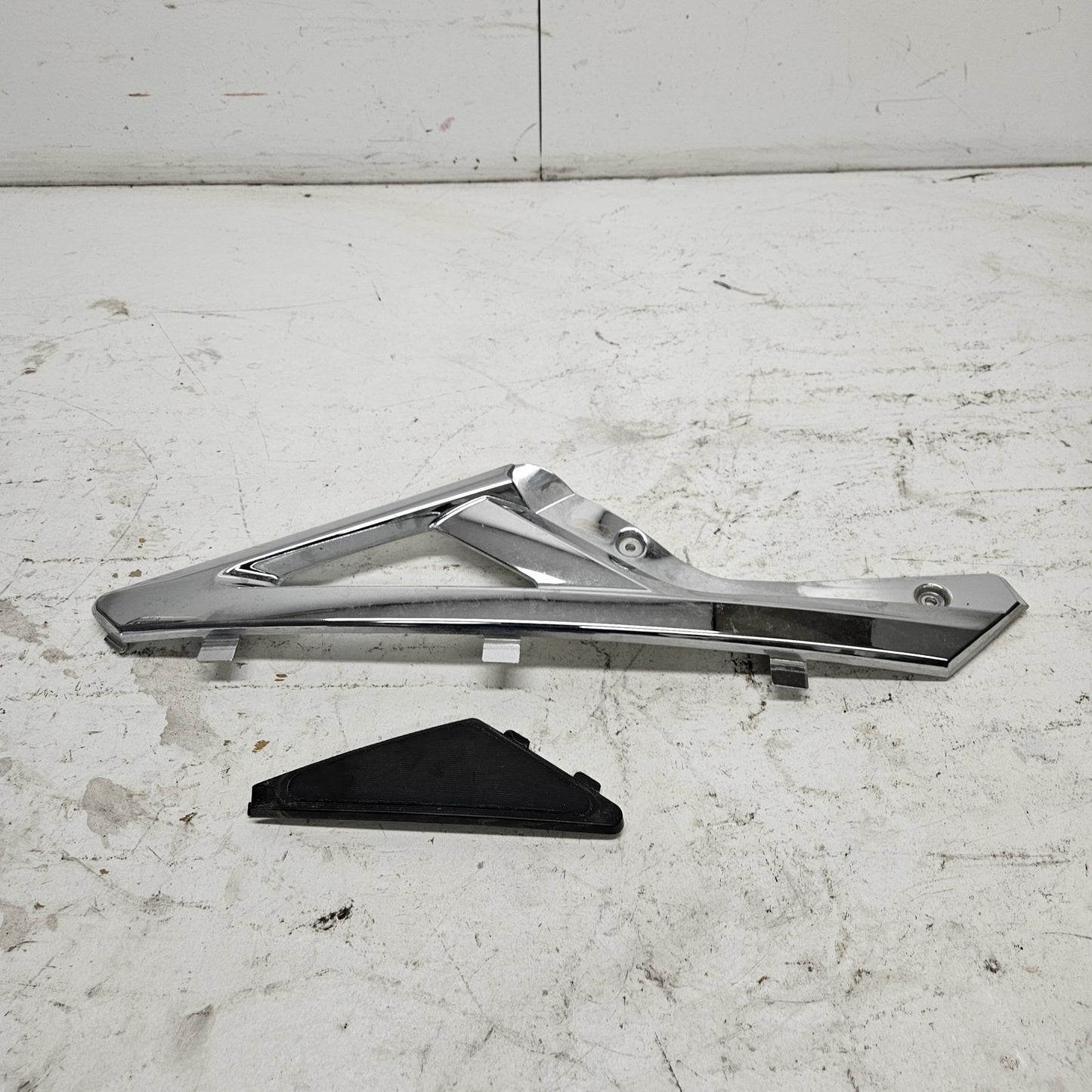 Yamaha WaveRunner 2015-2019 VX VXS VXR RH Chrome Trim + Insert F2X-U377G-00-00