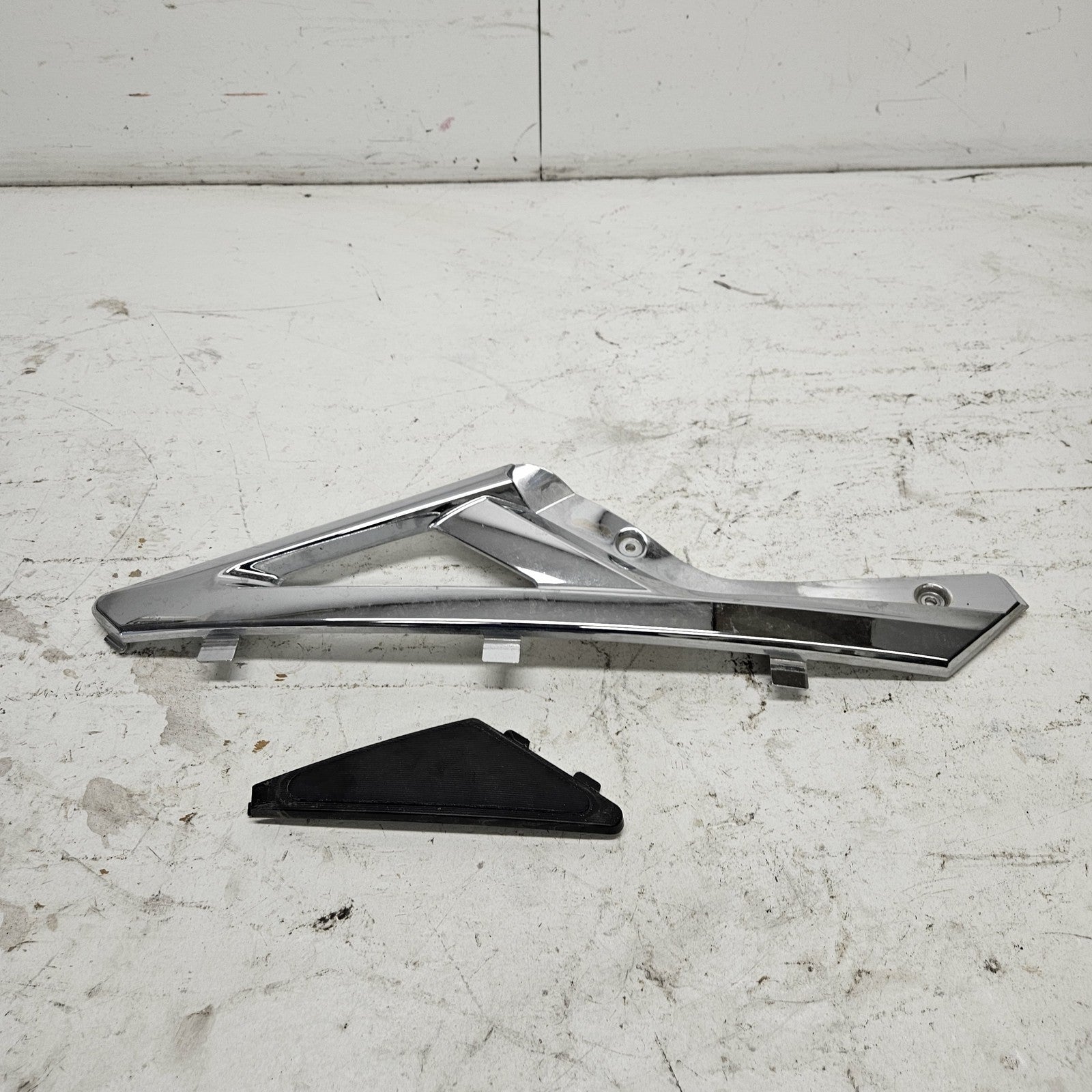 Yamaha WaveRunner 2015-2019 VX VXS VXR RH Chrome Trim + Insert F2X-U377G-00-00