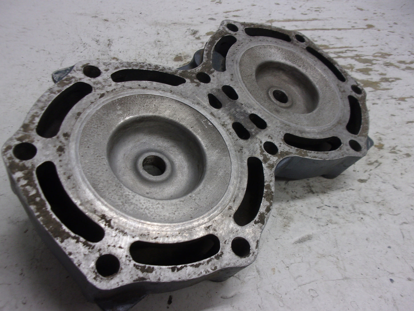 Yamaha Waverunner 1990-1996 SuperJet VXR 650 OEM Cylinder Head # 6R7-11111-00-94