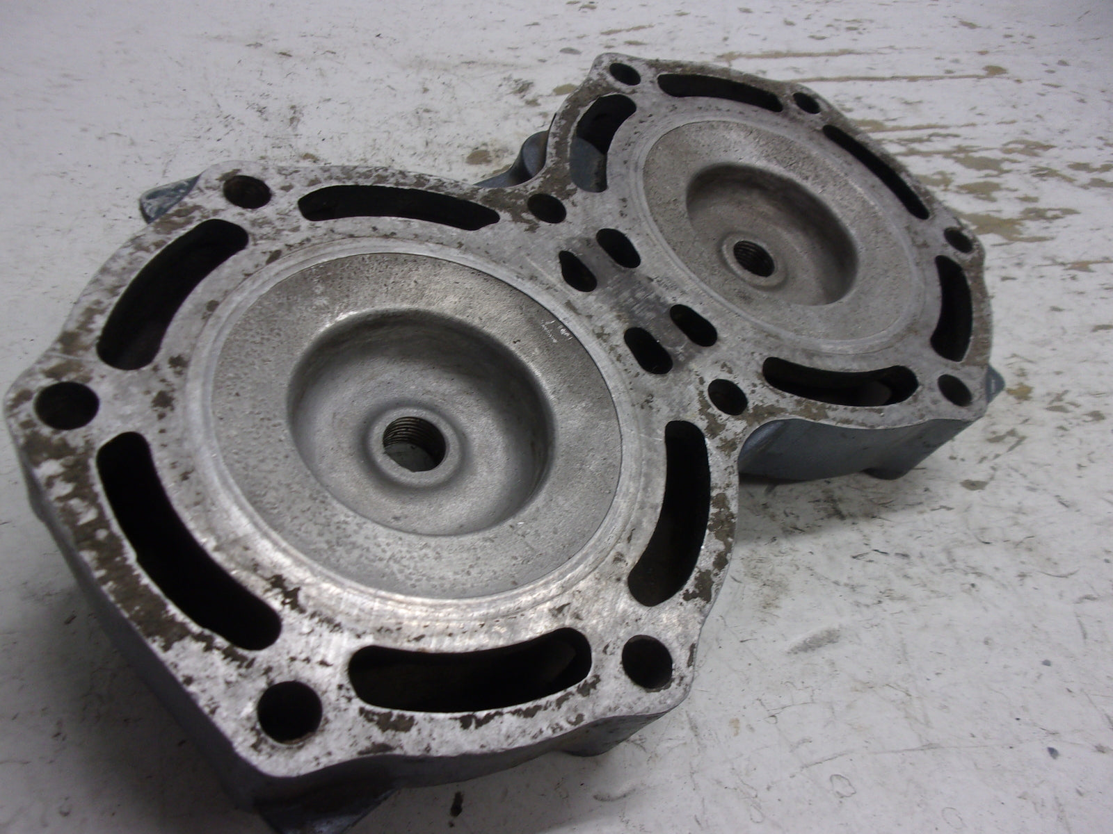 Yamaha Waverunner 1990-1996 SuperJet VXR 650 OEM Cylinder Head # 6R7-11111-00-94