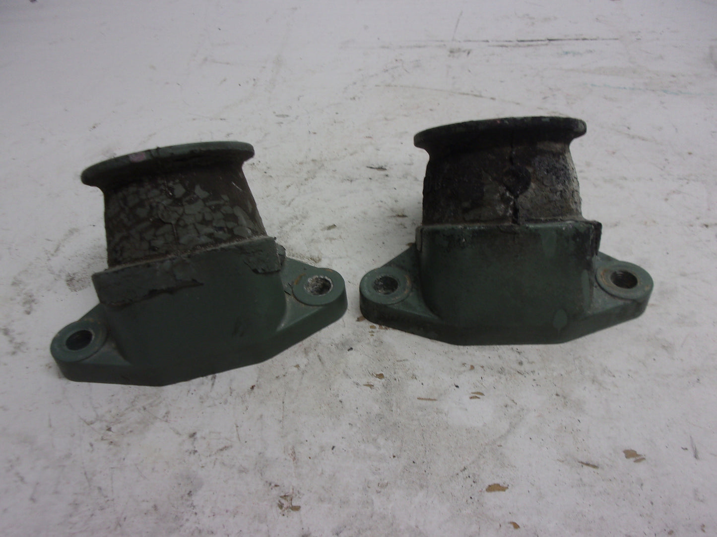 Yamaha WaveRunner 1996-2003 SV GP XL OEM Engine Mount Set Part# 63M-44517-01-5B