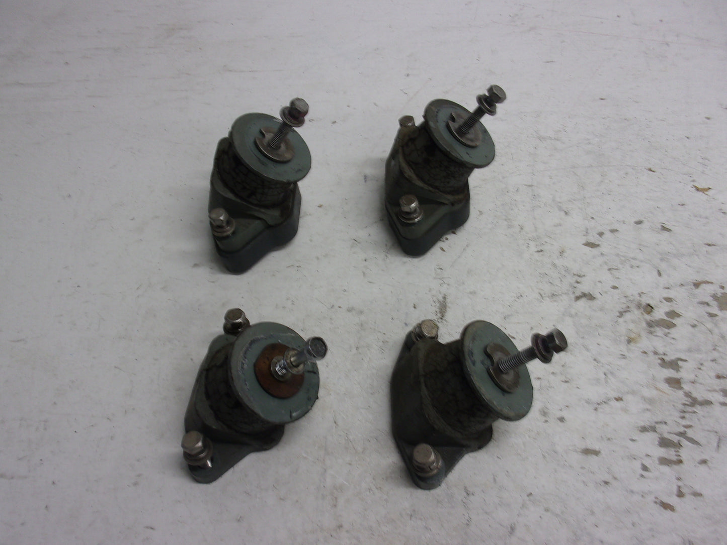Yamaha WaveRunner 1996-2003 SV GP XL OEM Engine Mount Set Part# 63M-44517-01-5B