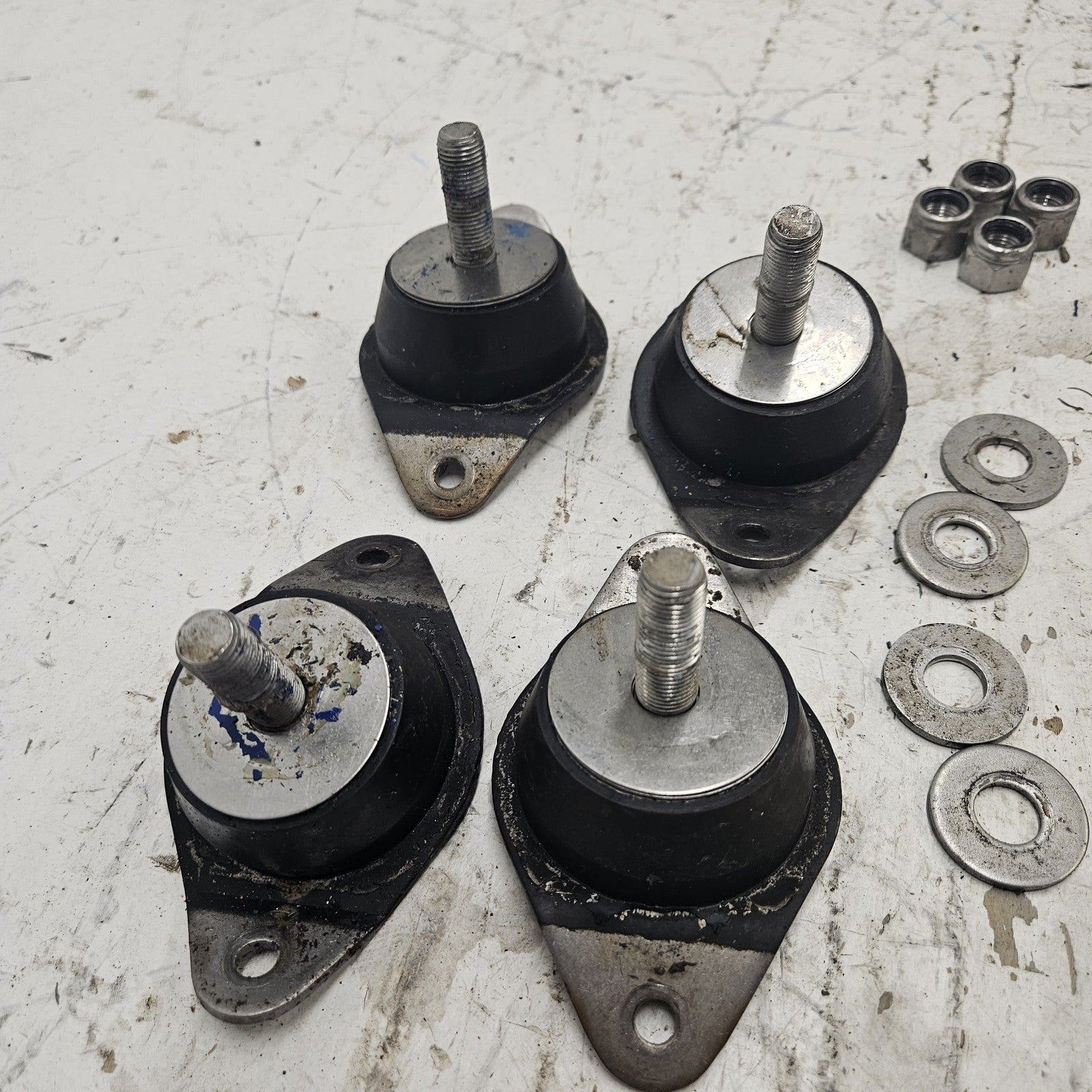 Polaris Watercraft 1995 SL SLX 650/750/780 OEM Engine Mount Set Part# 3110051