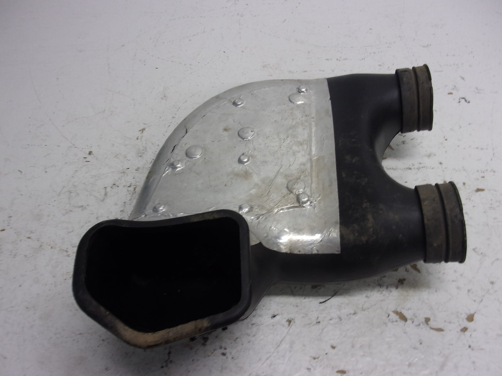 Polaris Snowmobile 2006 RMK Fusion Switchback OEM Intake Boost Box Part# 1203147