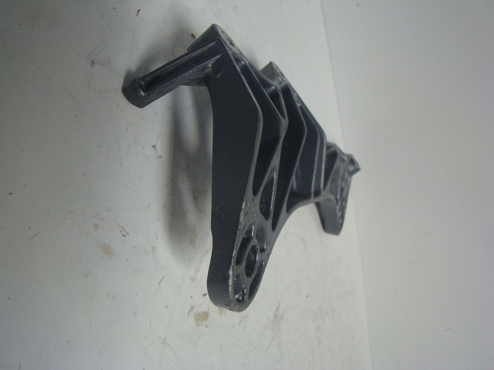 Yamaha Waverunner 2004 XL 700 Front Upper Engine Bracket Part# 6R7-21415-01-00