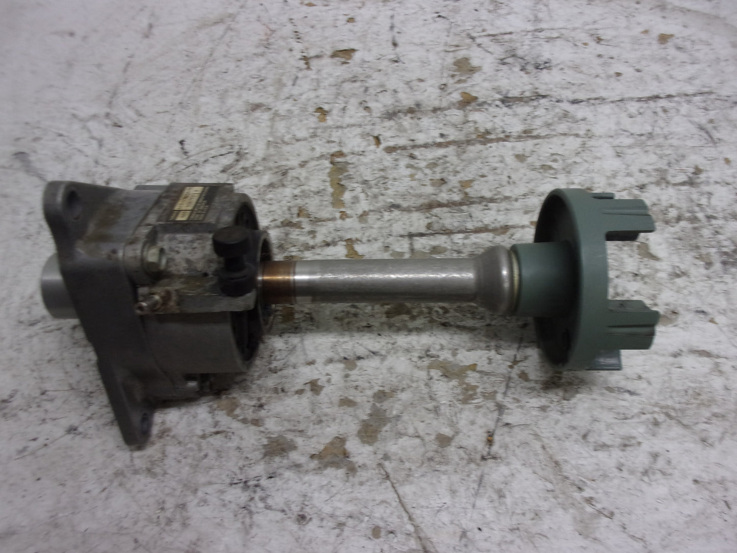 Yamaha WaveRunner 1999 XL 760 OEM Bearing Housing + Coupler Part 65U-45332-00-94