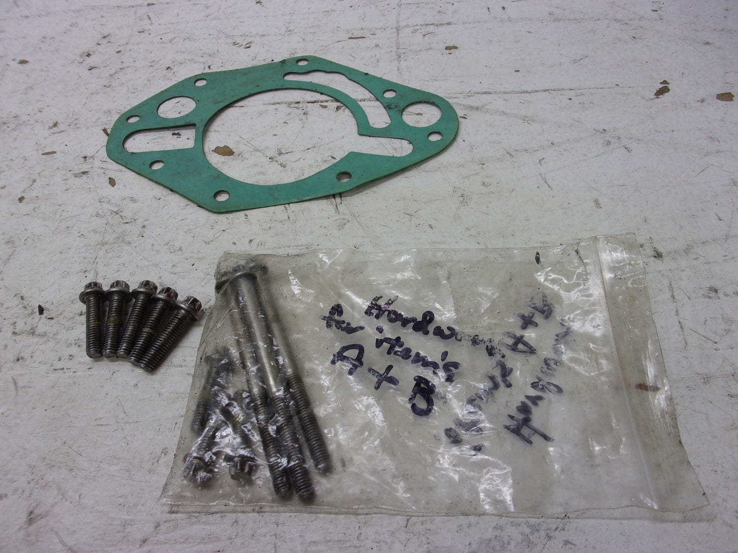 Sea Doo Bombardier 2002 GTX 4-Tec OEM Oil Pump & Housing + Hardware 290811840