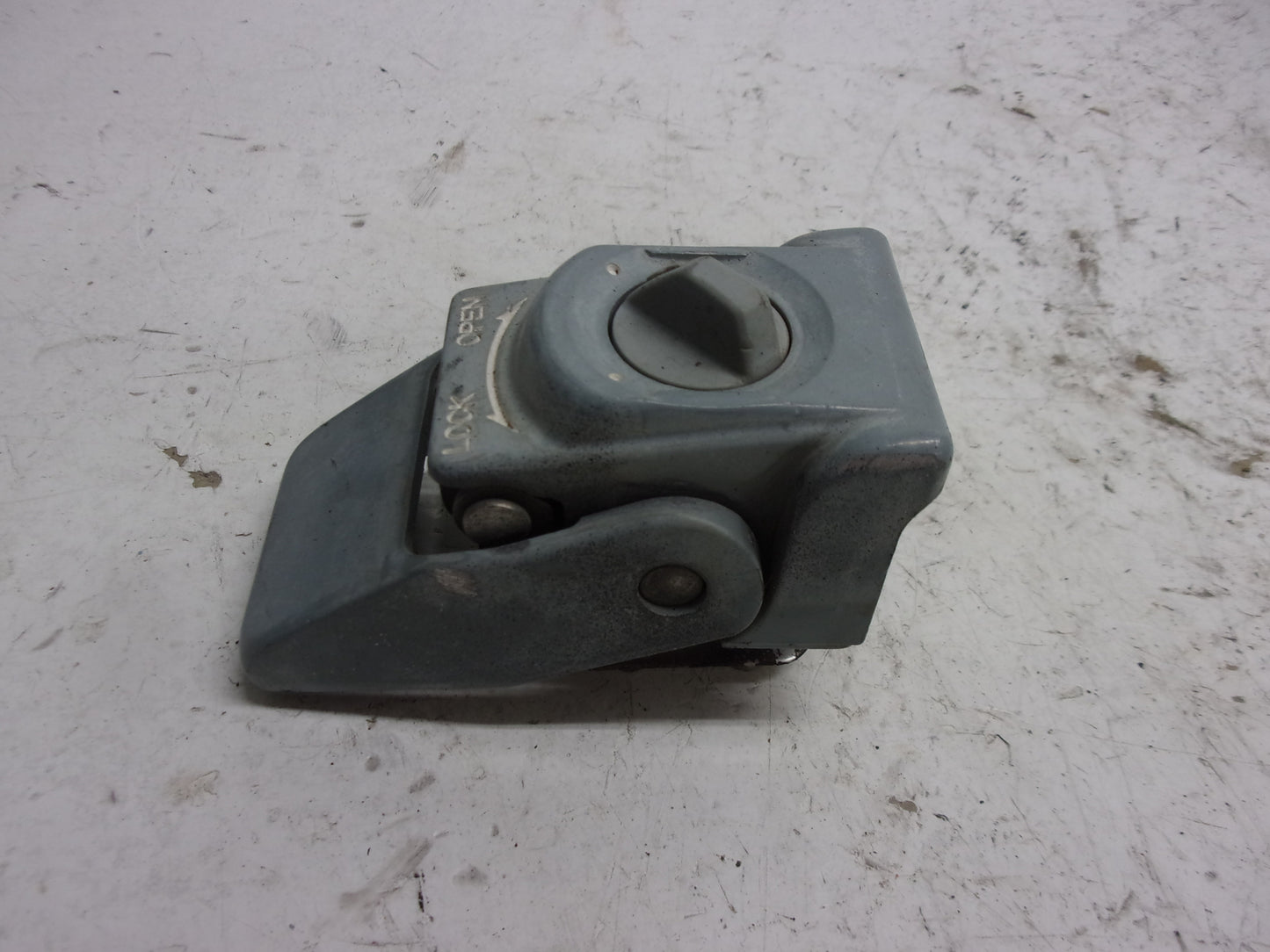 Kawasaki Jet Ski 1992-2001 750 SX SXI OEM Engine Hood Lock Assembly # 27016-3723