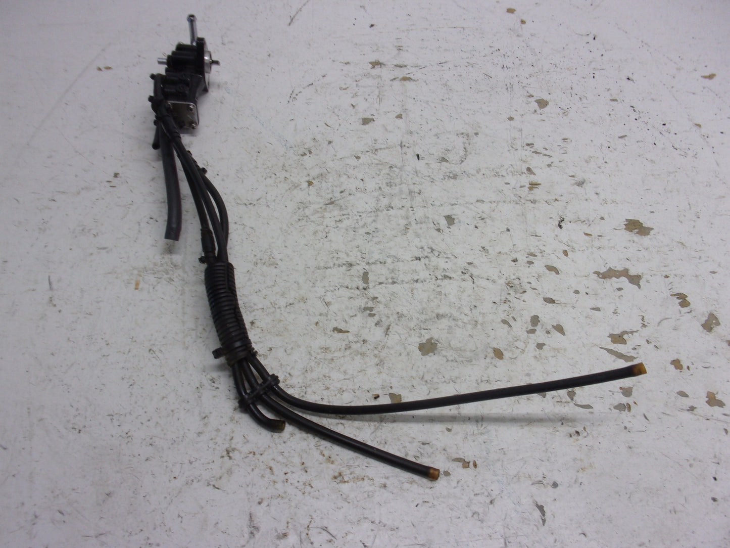 Yamaha PWC 1996-1997 WaveVenture 1100 OEM Oil Injection Pump # 64T-13200-00-00