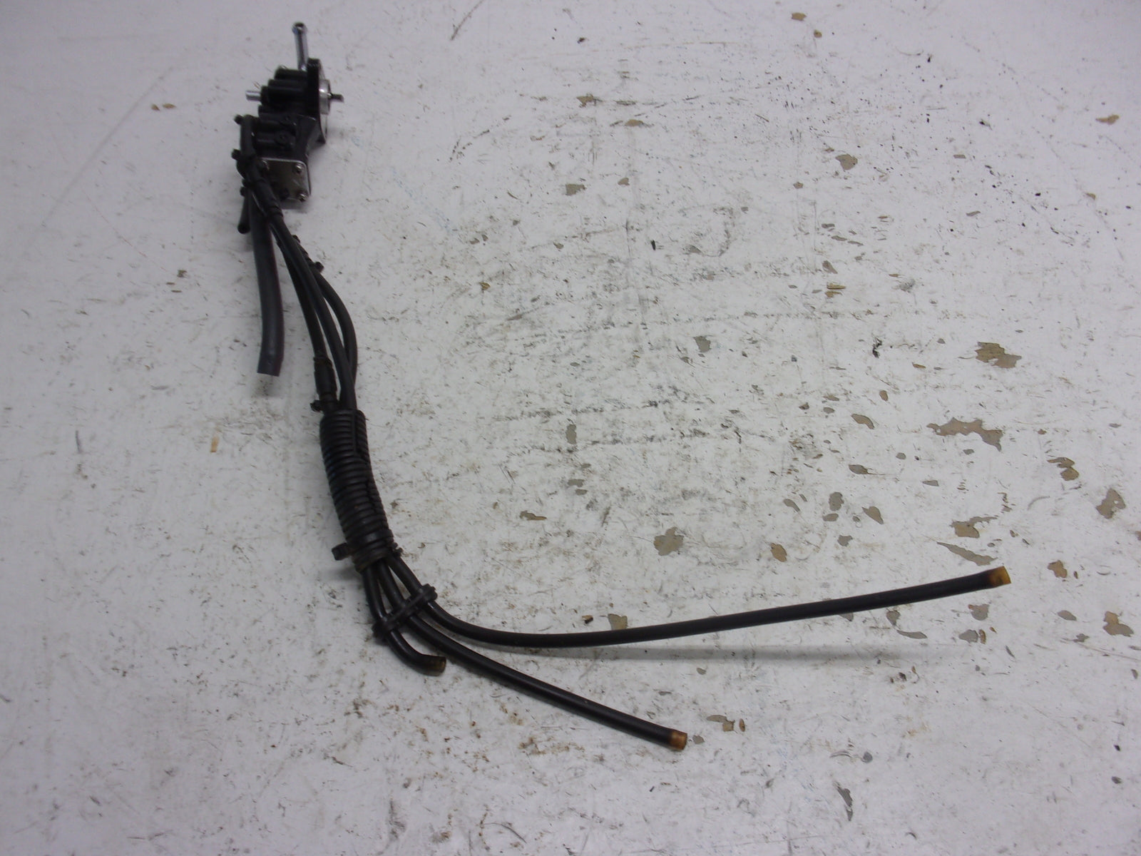 Yamaha PWC 1996-1997 WaveVenture 1100 OEM Oil Injection Pump # 64T-13200-00-00
