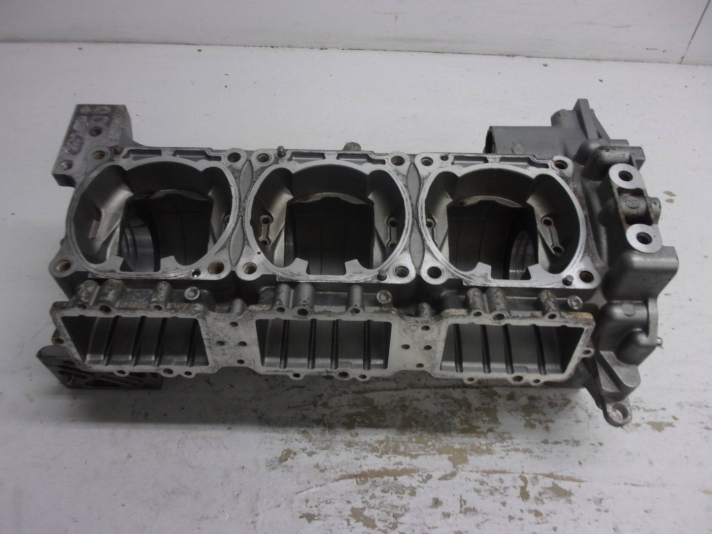 Yamaha WaveRunner PWC 2003-2008 GP1300 OEM Crankcase + Hardware 60T-15100-00-8S