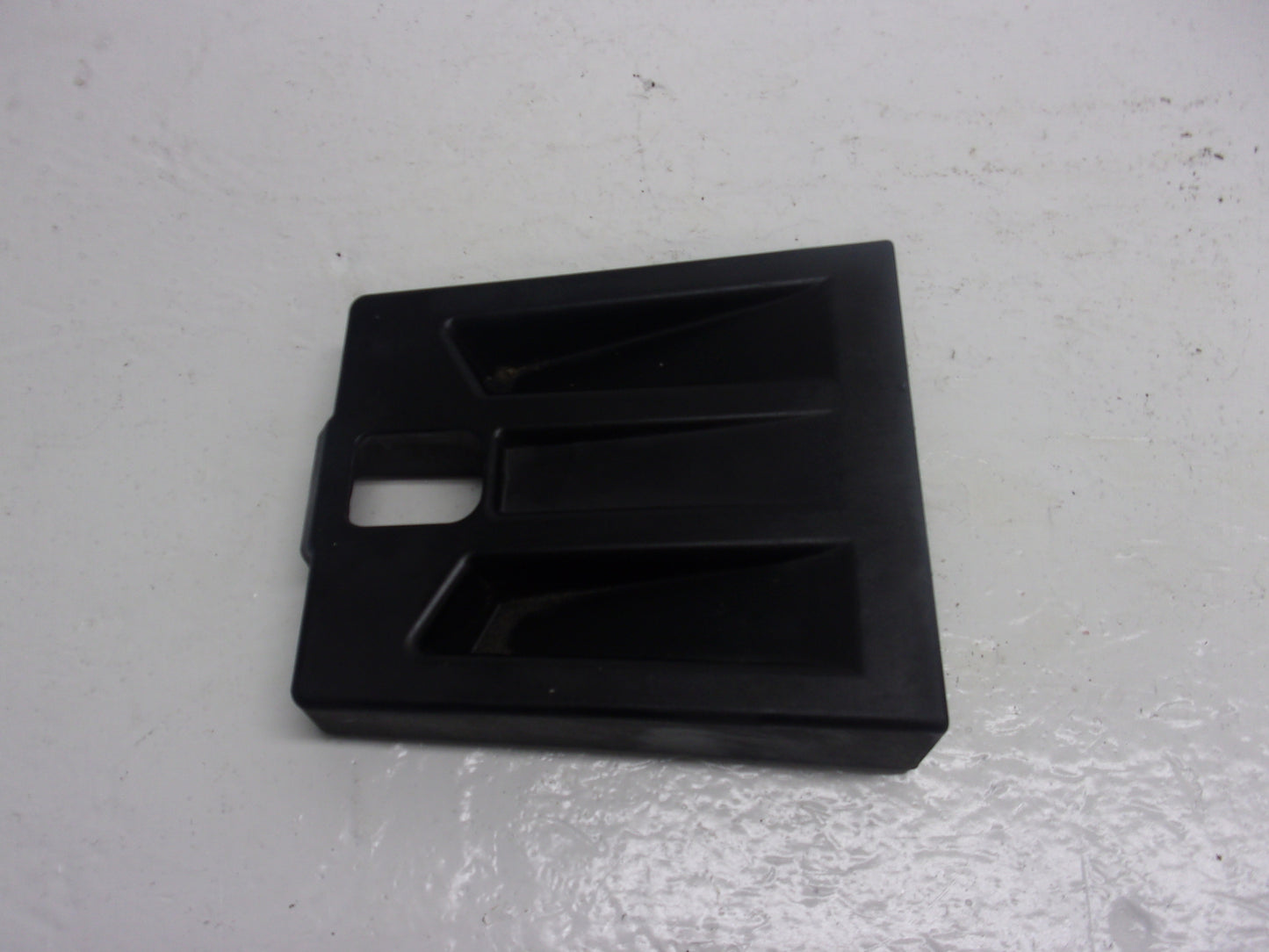 Yamaha WaveRunner 2012-18 FX Cruiser SHO1.8 L OEM Lid Lock Hook F2S-U517F-00-00