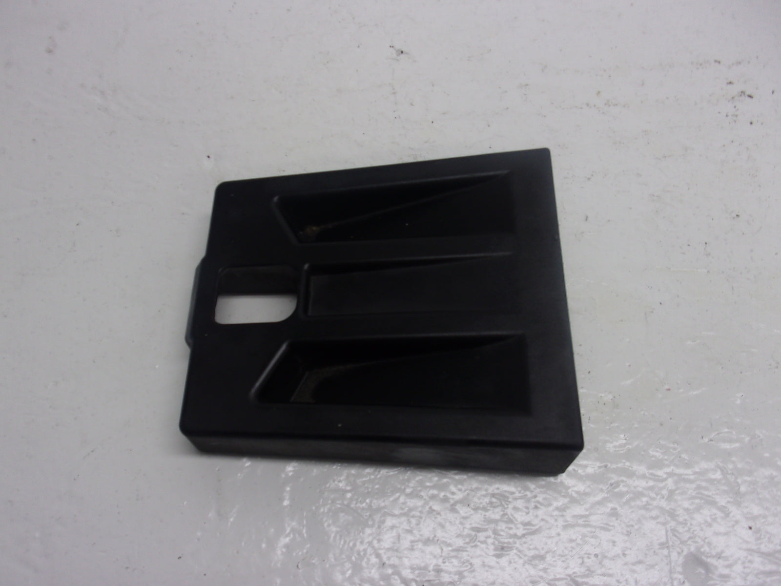 Yamaha WaveRunner 2012-18 FX Cruiser SHO1.8 L OEM Lid Lock Hook F2S-U517F-00-00