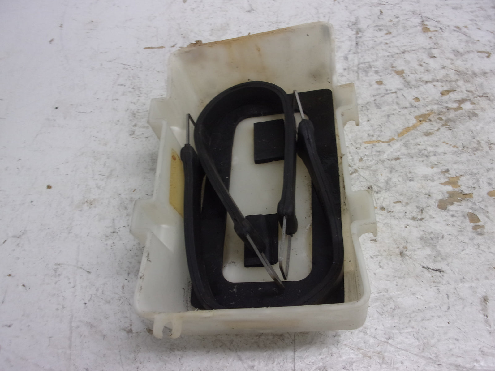 Yamaha WaveRunner 1998-2011 XL FX GP OEM Battery Box + Straps # GP7-U8211-00-00