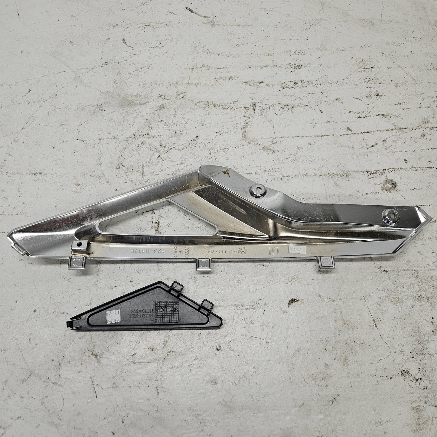 Yamaha WaveRunner 2015-2019 VX VXS VXR LH Chrome Trim + Insert F3P-U377F-00-00