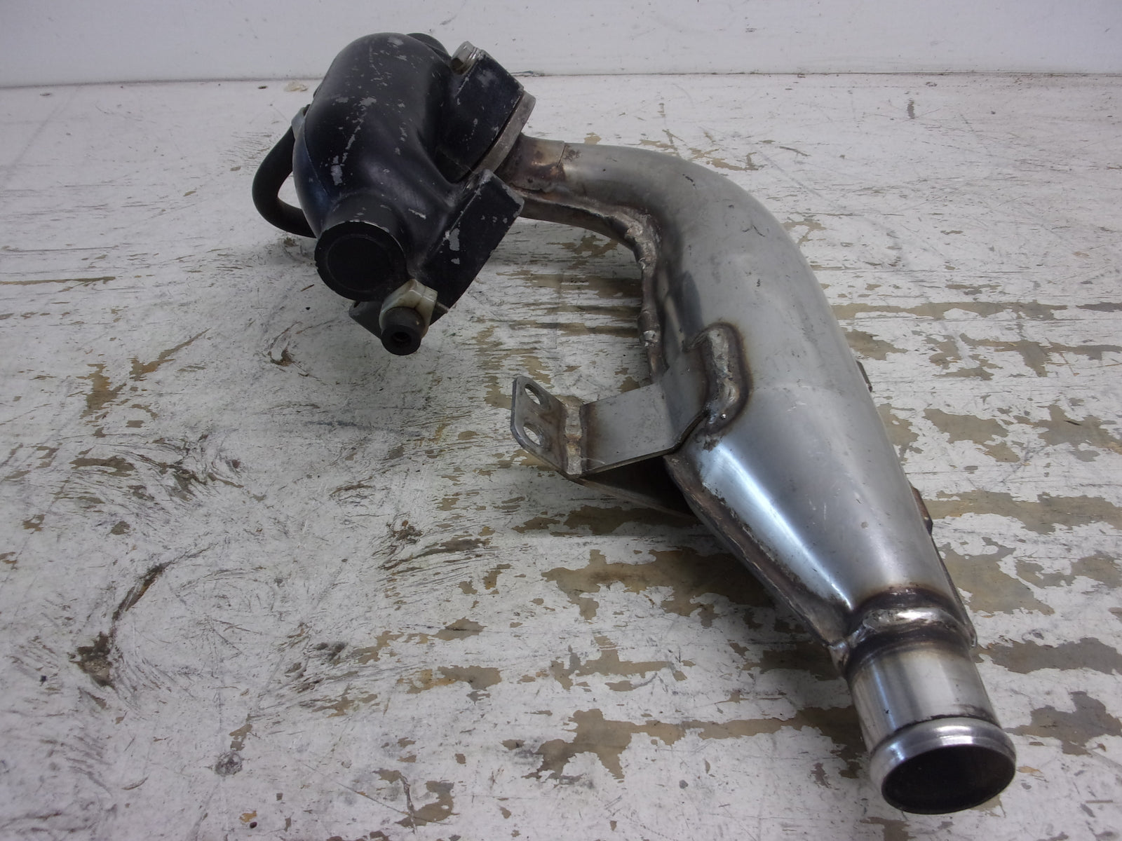 Kawasaki Jet Ski 1976-1992 JS440 OEM Complete Chamber + Pipe 18001-520