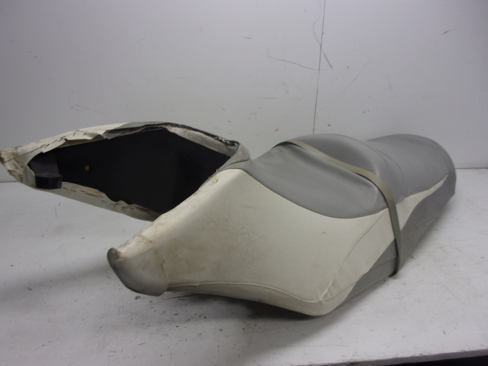 Sea Doo Bombardier 2011-2012 GTX Limited IS 260 OEM Gray & White Seat 269002072