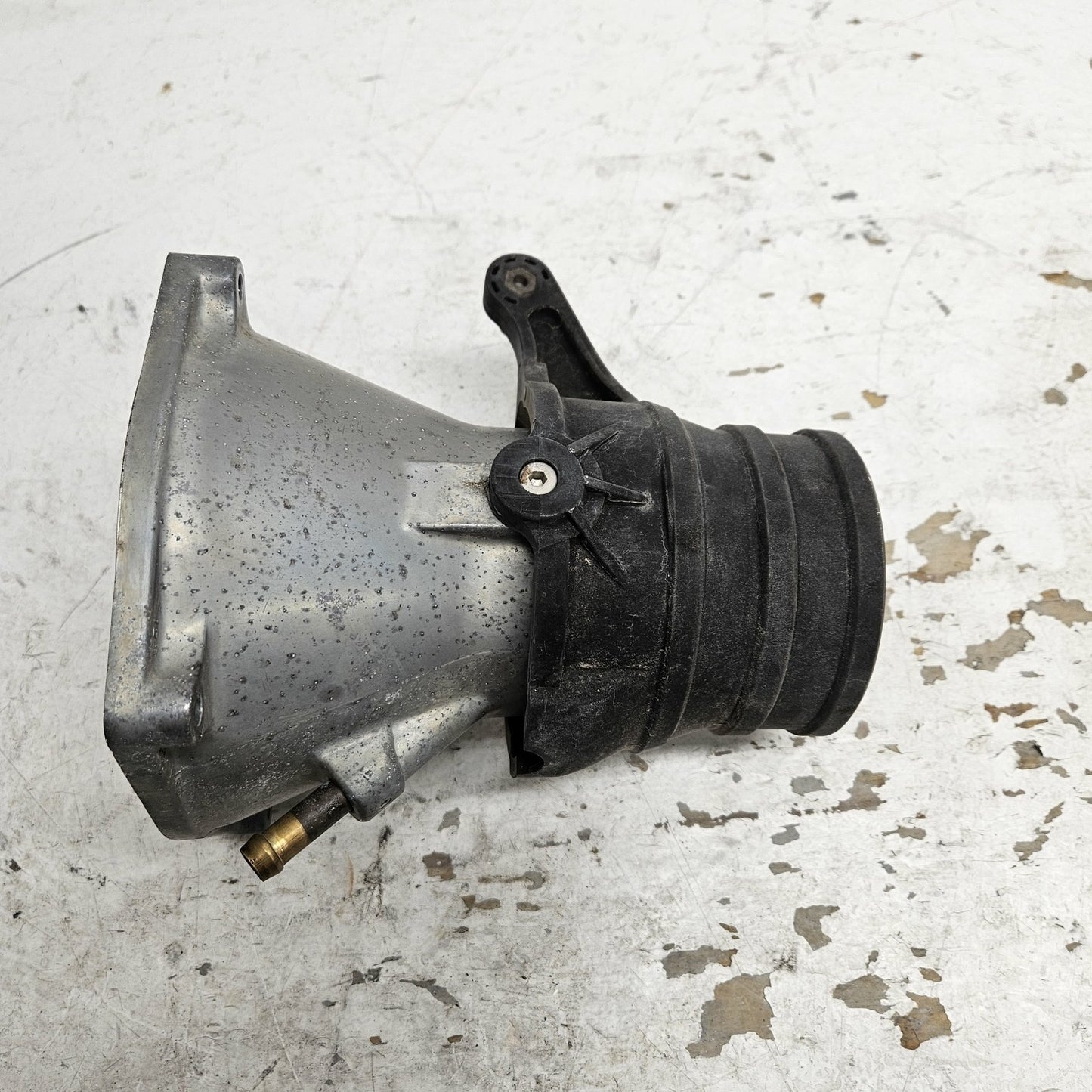 Kawasaki Jet Ski 1992-1993 750SS Pump Nozzle + Steering Nozzle Part# 59136-3718