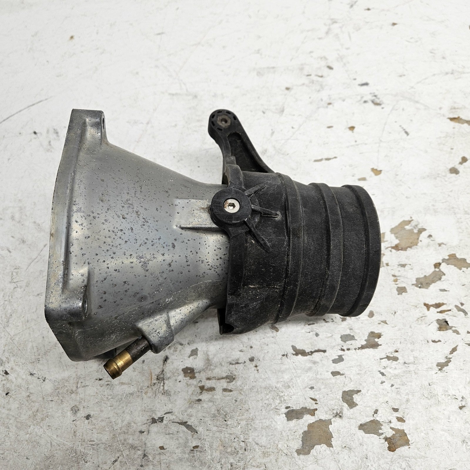 Kawasaki Jet Ski 1992-1993 750SS Pump Nozzle + Steering Nozzle Part# 59136-3718