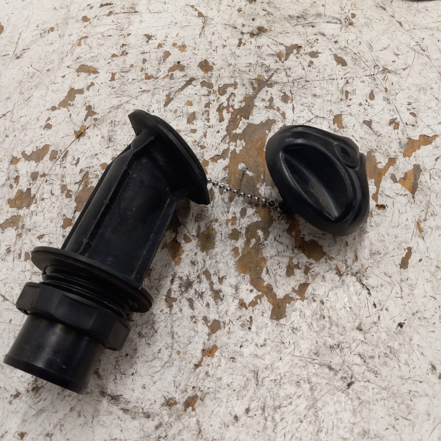 Sea Doo Bombardier 1995-2004 HX XP OEM Fuel Filler Neck + Cap Part# 275500229